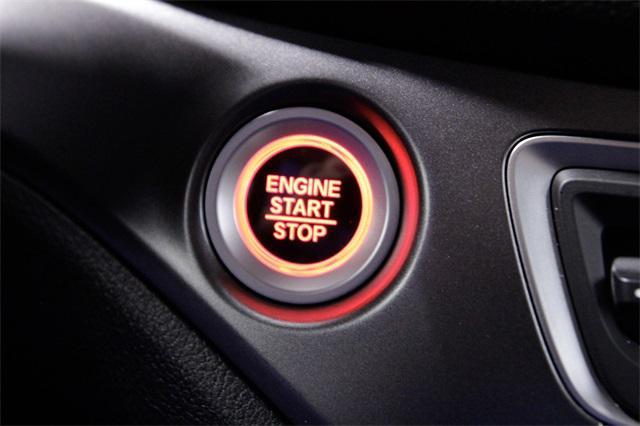 Photo of 2022 Sonic Gray Pearl Honda Pilot