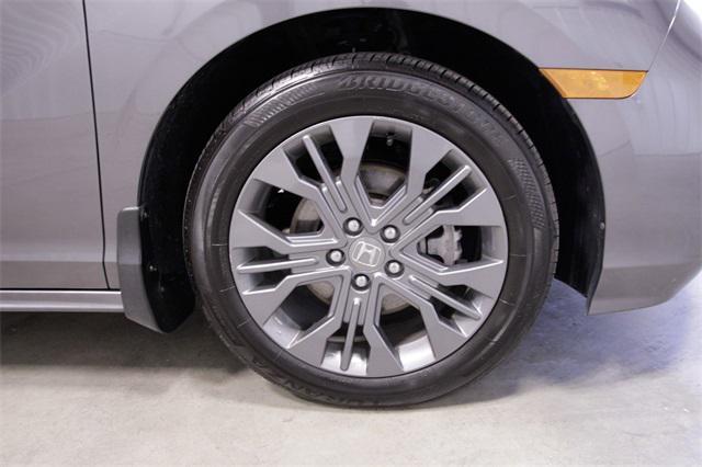 Photo of 2025 Modern Steel Metallic Honda Odyssey
