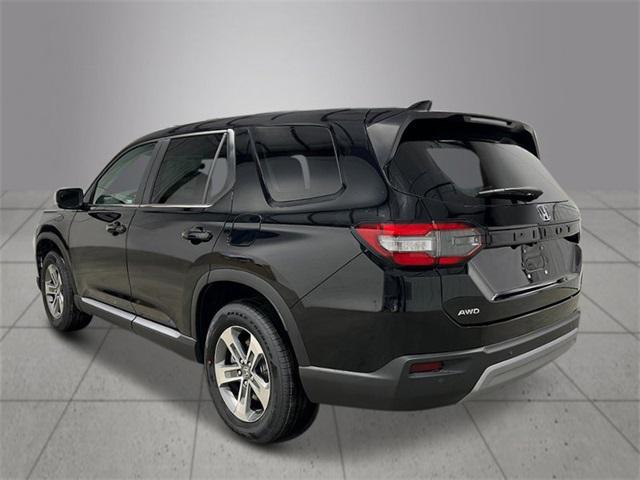 Photo of 2025 Black Honda Pilot