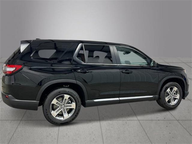 Photo of 2025 Black Honda Pilot