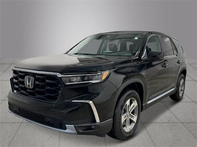 Photo of 2025 Black Honda Pilot