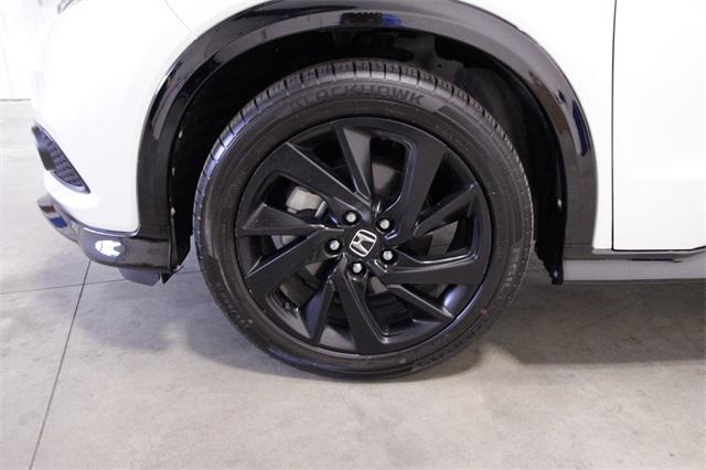 Photo of 2022 Platinum White Pearl Honda HR-V