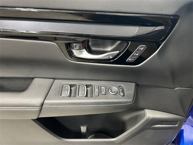 Photo of 2024 Still Night Pearl Honda CR-V