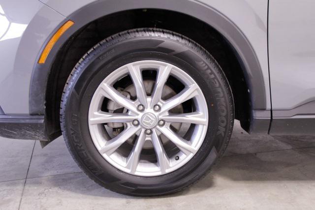 Photo of 2024 Urban Gray Pearl Honda CR-V