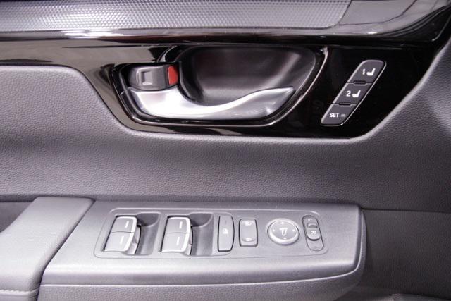 Photo of 2024 Urban Gray Pearl Honda CR-V