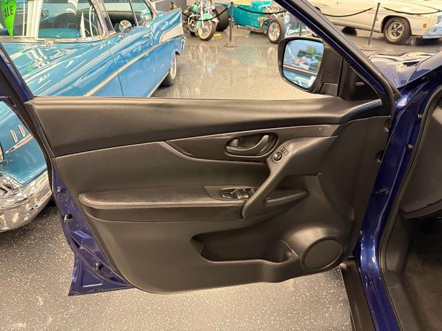 Photo of 2020 Caspian Blue Metallic Nissan Rogue