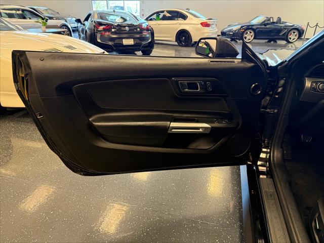 Photo of 2015 Black Ford Mustang