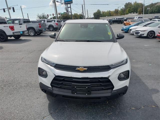 Photo of 2023 Summit White Chevrolet Trailblazer