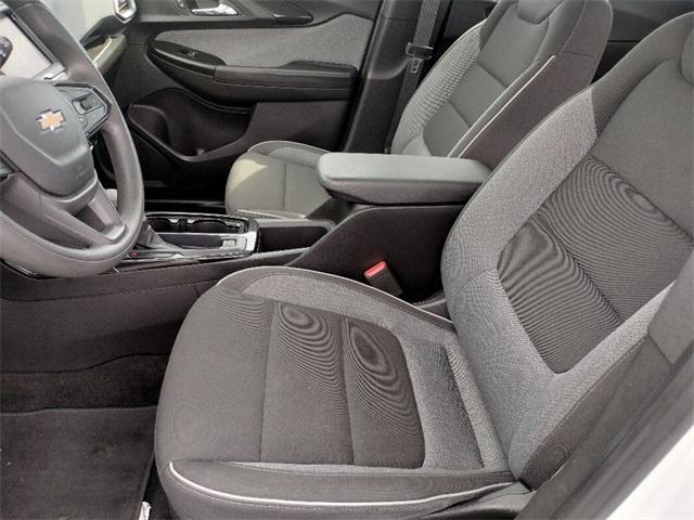 Photo of 2023 Summit White Chevrolet Trailblazer