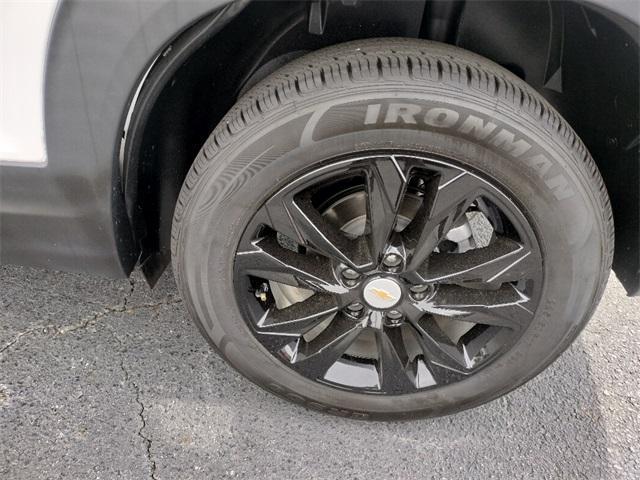 Photo of 2023 Summit White Chevrolet Trailblazer