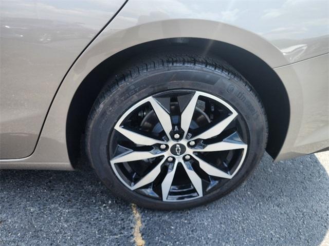 Photo of 2024 Mineral Gray Metallic Chevrolet Malibu