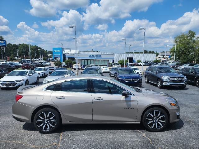 Photo of 2024 Mineral Gray Metallic Chevrolet Malibu