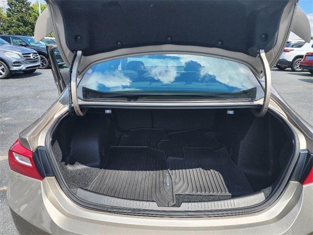 Photo of 2024 Mineral Gray Metallic Chevrolet Malibu
