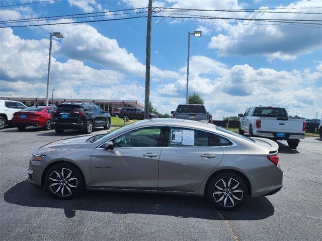 Photo of 2024 Mineral Gray Metallic Chevrolet Malibu