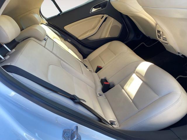 Photo of 2020 Polar White Mercedes-Benz GLA 250