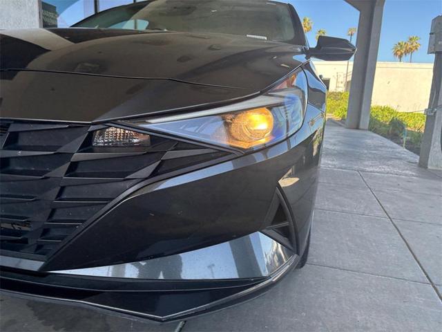 Photo of 2023 Portofino Gray Hyundai ELANTRA