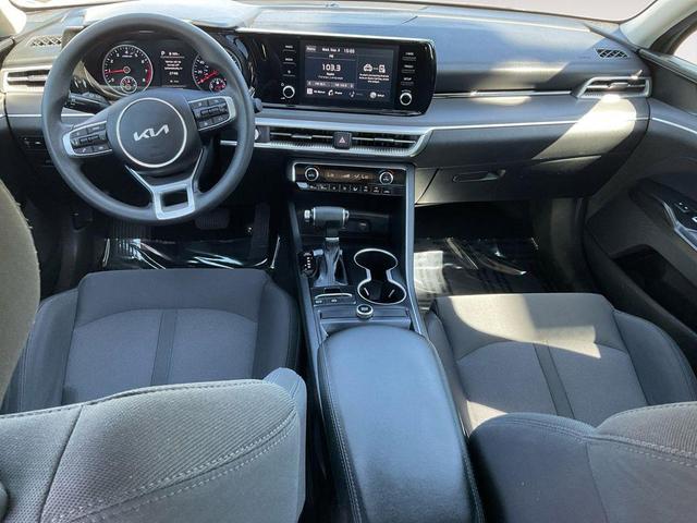 Photo of 2023 Everlasting Silver Kia K5