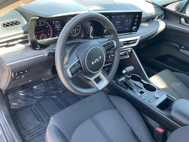 Photo of 2023 Everlasting Silver Kia K5