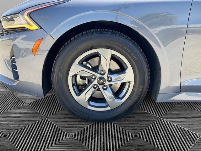 Photo of 2023 Everlasting Silver Kia K5