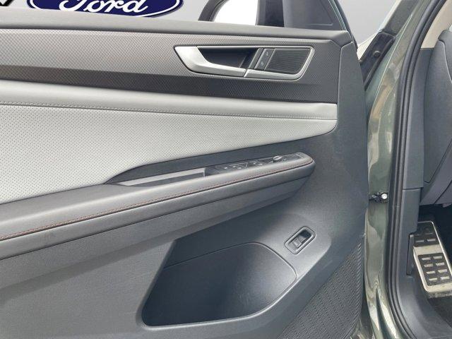 Photo of 2024 Avocado Green Volkswagen Atlas