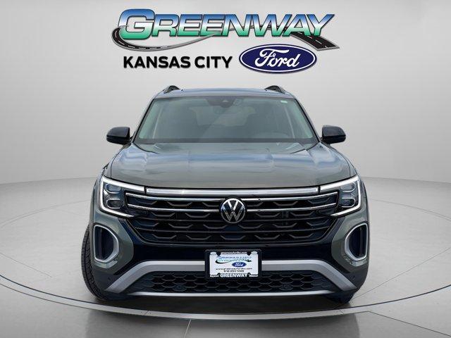 Photo of 2024 Avocado Green Volkswagen Atlas