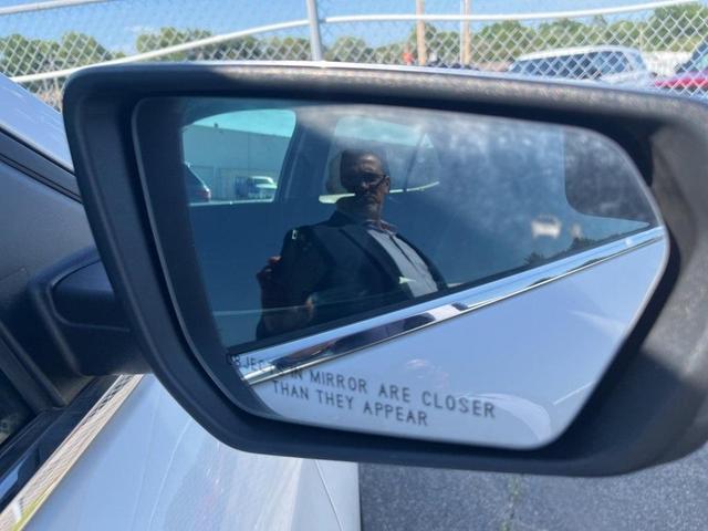Photo of 2021 Iridescent Pearl Tricoat Chevrolet Equinox