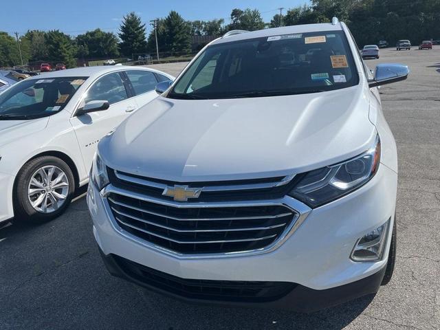Photo of 2021 Iridescent Pearl Tricoat Chevrolet Equinox