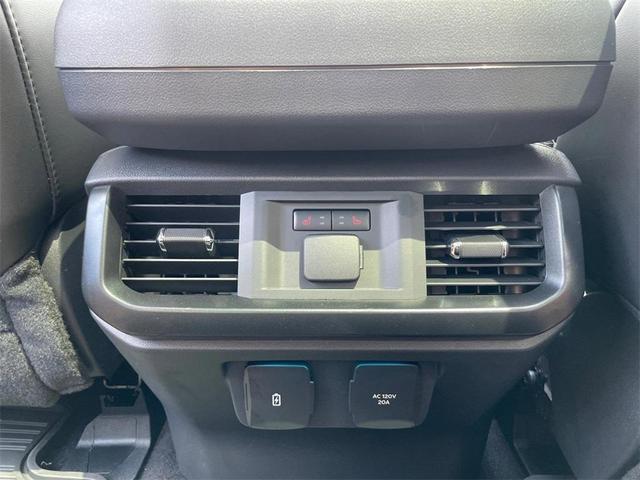 Photo of 2025 Space White Metallic Ford F-150