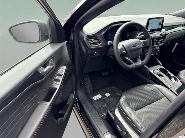 Photo of 2025 Agate Black Metallic Ford Escape