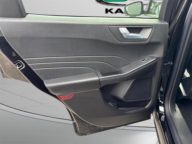 Photo of 2025 Agate Black Metallic Ford Escape