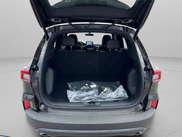 Photo of 2025 Agate Black Metallic Ford Escape