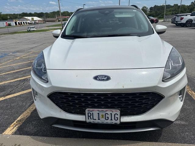 Photo of 2022 Star White Ford Escape