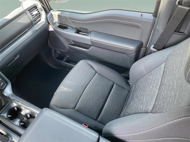 Photo of 2025 Oxford White Ford F-150