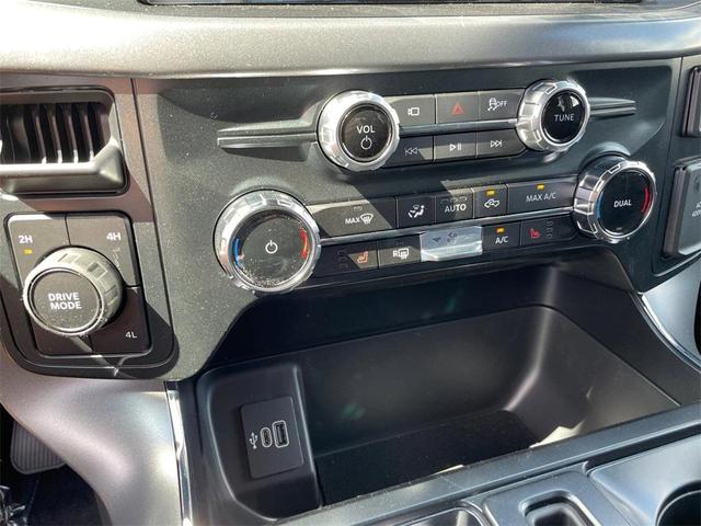 Photo of 2025 Oxford White Ford F-150