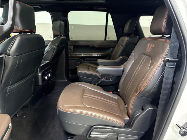 Photo of 2021 Star White Metallic Tri-Coat Ford Expedition Max