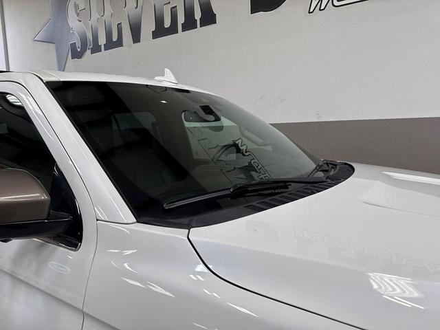 Photo of 2021 Star White Metallic Tri-Coat Ford Expedition Max