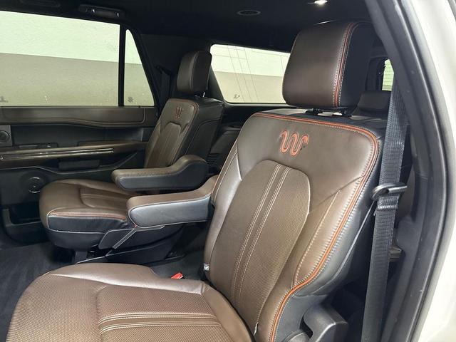 Photo of 2021 Star White Metallic Tri-Coat Ford Expedition Max