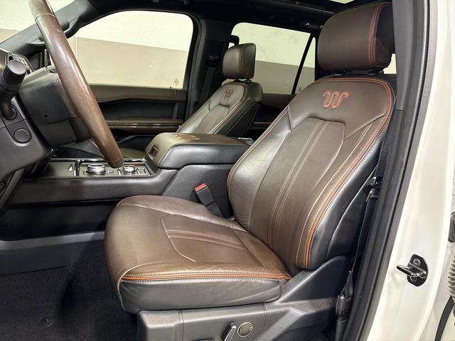 Photo of 2021 Star White Metallic Tri-Coat Ford Expedition Max