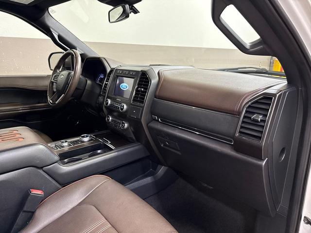 Photo of 2021 Star White Metallic Tri-Coat Ford Expedition Max