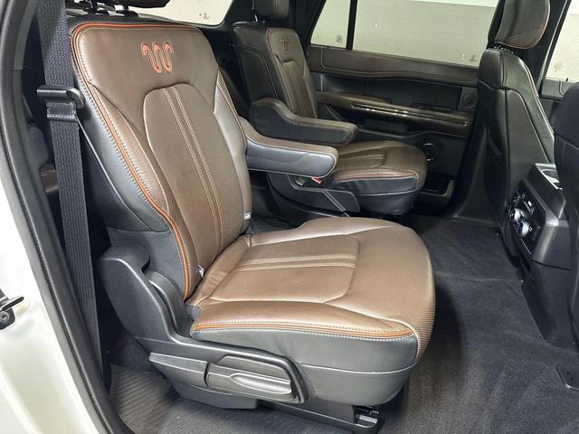 Photo of 2021 Star White Metallic Tri-Coat Ford Expedition Max