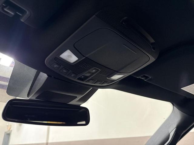 Photo of 2021 Star White Metallic Tri-Coat Ford Expedition Max