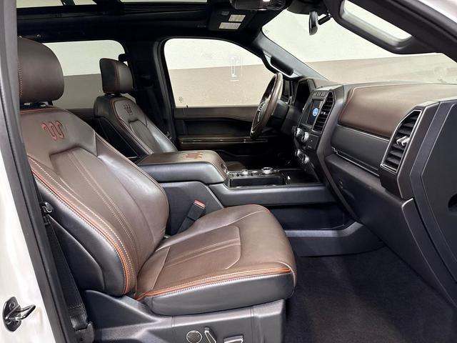 Photo of 2021 Star White Metallic Tri-Coat Ford Expedition Max