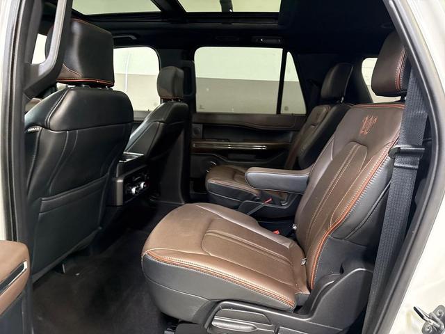 Photo of 2021 Star White Metallic Tri-Coat Ford Expedition Max