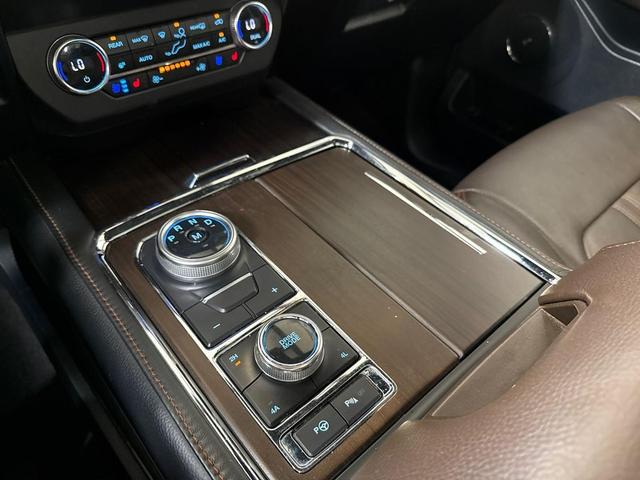 Photo of 2021 Star White Metallic Tri-Coat Ford Expedition Max