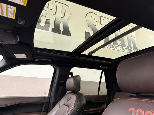 Photo of 2021 Star White Metallic Tri-Coat Ford Expedition Max