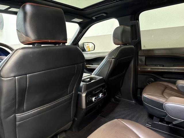Photo of 2021 Star White Metallic Tri-Coat Ford Expedition Max