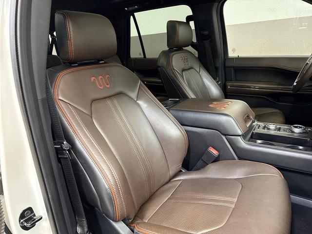 Photo of 2021 Star White Metallic Tri-Coat Ford Expedition Max