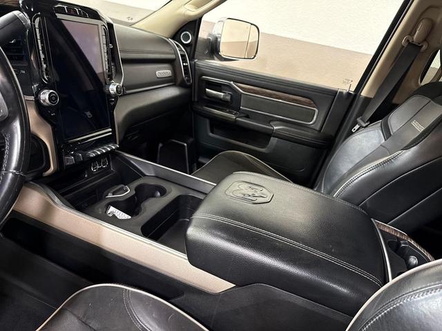 Photo of 2020 Diamond Black Crystal Pearlcoat RAM 3500
