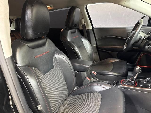 Photo of 2017 Diamond Black Crystal Pearlcoat Jeep New Compass