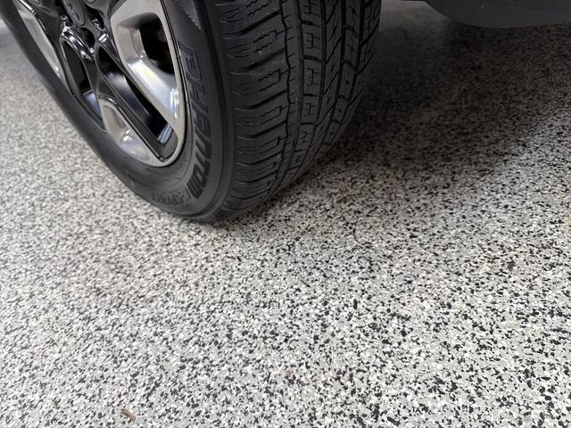 Photo of 2017 Diamond Black Crystal Pearlcoat Jeep New Compass
